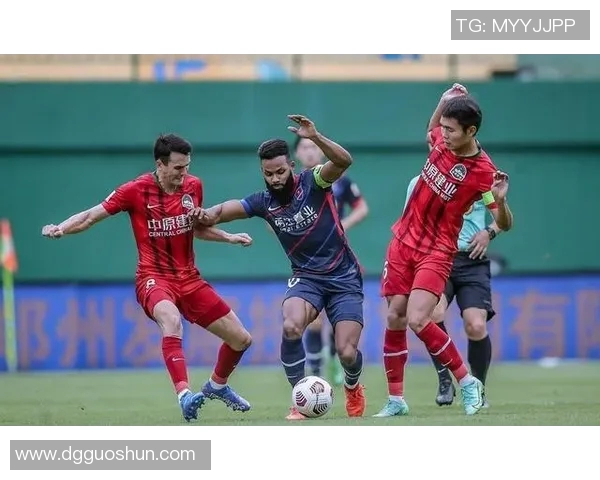 北京篮球队在邀请赛中以65分稳居积分榜首位，表现抢眼引发关注